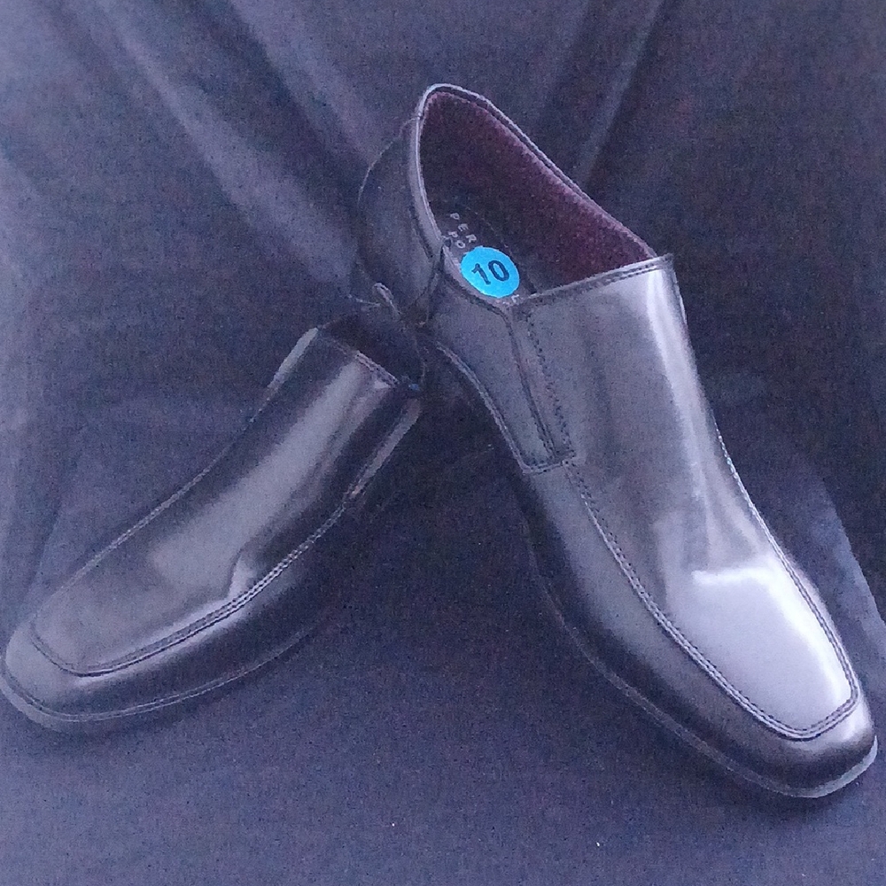 Perry Ellis Men's Black Leather Slip-On Dress Shoes